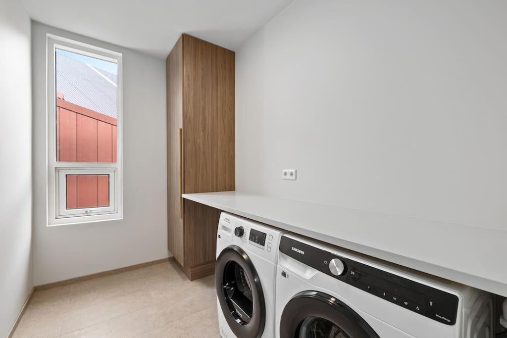 Skylight Lux 3br/2ba Center With Free Parking Reykjavik