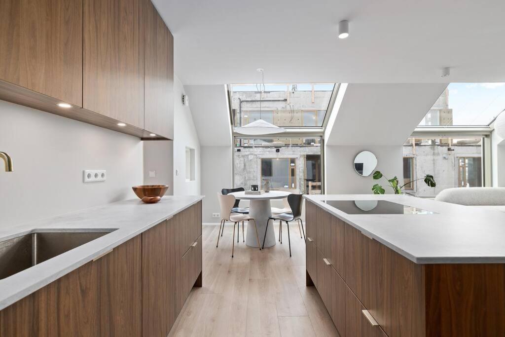 Apartment Skylight Lux 3br/2ba Center With Free Parking Reykjavik